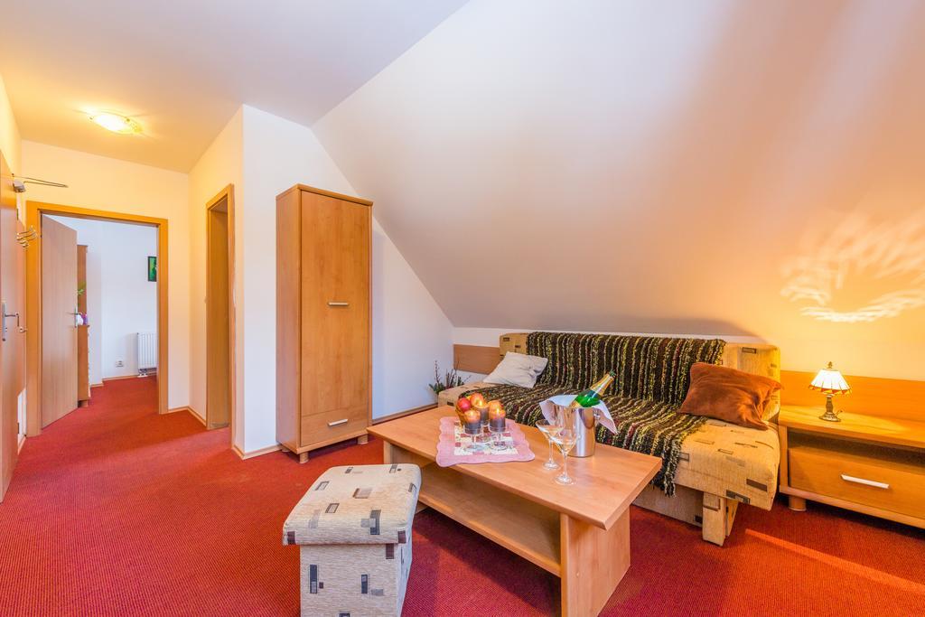 Hotel Koliba Greta Liptovská Sielnica Habitación foto